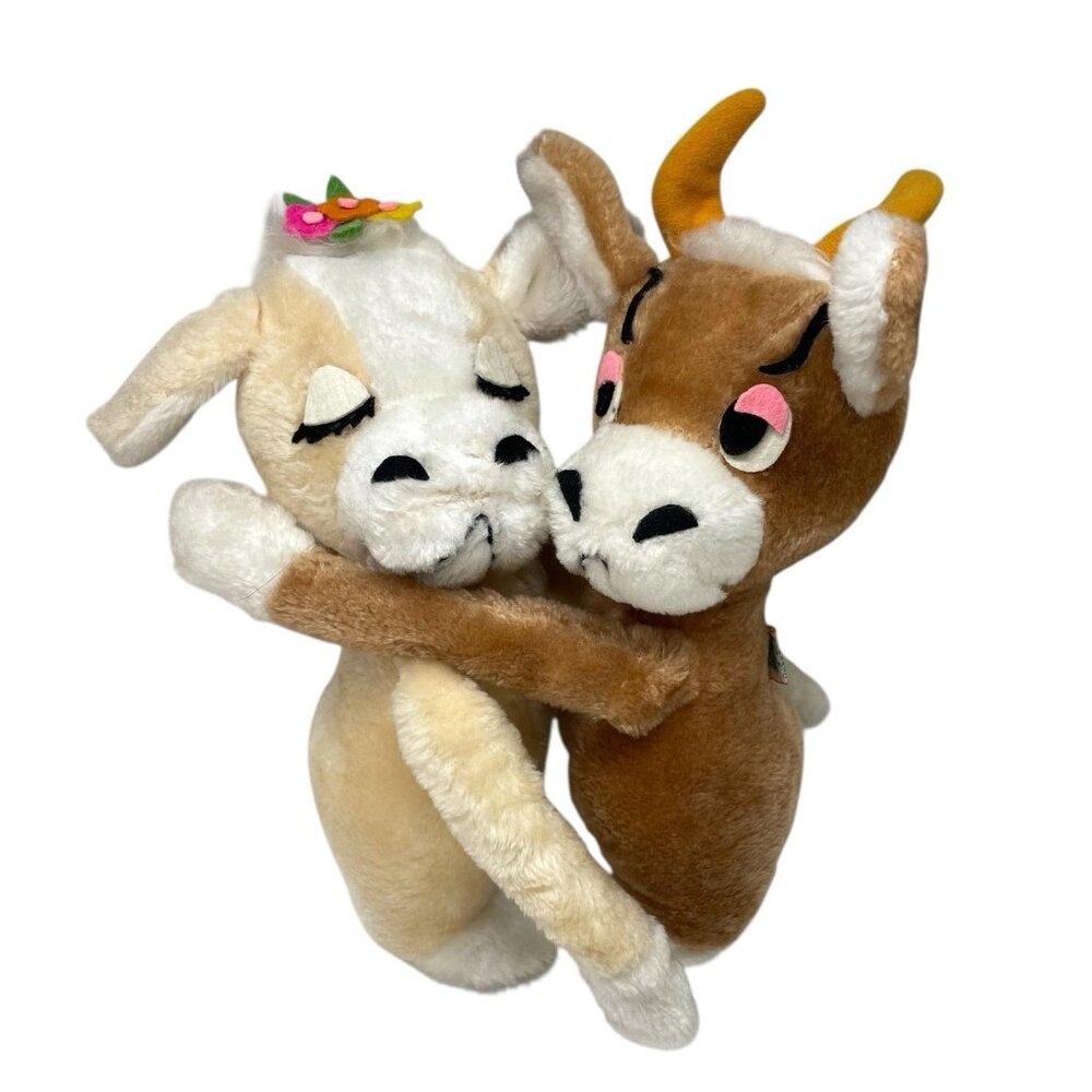 Vintage Dakin Hugging Cows Bull Plush Stuffed Animals